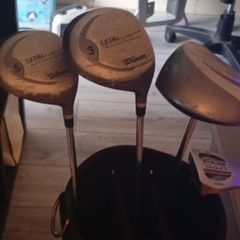 golf clubs 5 and golf  bag .