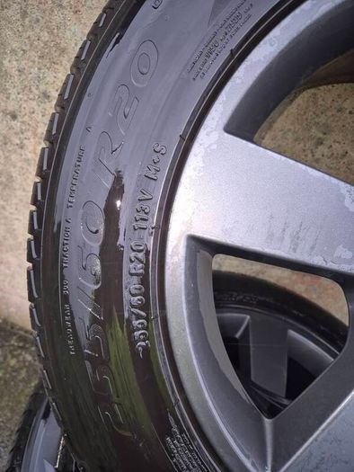 Defender 20" Alloys and tyres as new