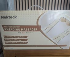 Kneading shiatsu massager
