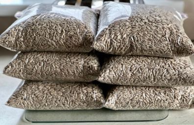 Garden Wild bird seed - sunflower hearts 2kg bag