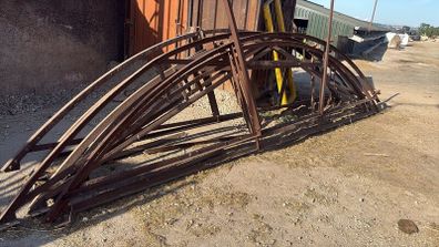 Steel trusses for round roof shed