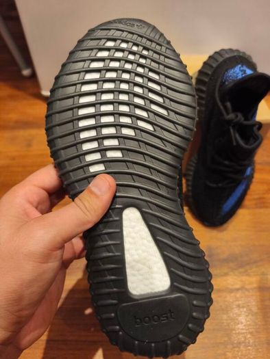 yeezy Boost 350 V2 dazzling blue ( 5/9/10 UK)