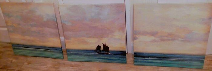 3 large canvas pictures 23 euro