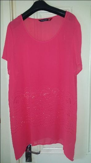 Brand new Kate Madison  Pink Scoop Neck Cap Sleeve Floral Detail Long Top size UK18 EU46 Postage included