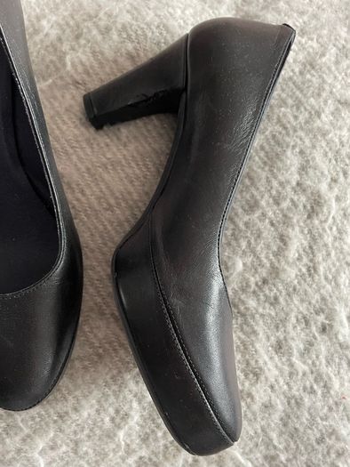 Leather shoes