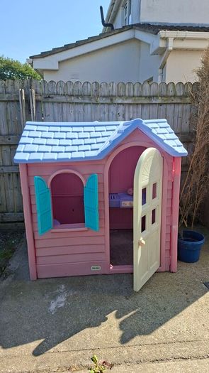 toy - playhouse - little tikes cottage