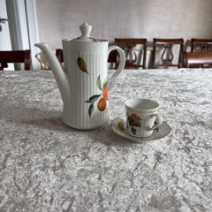 Royal Worcester Coffee set, 6 cups, saucers and coffee pot