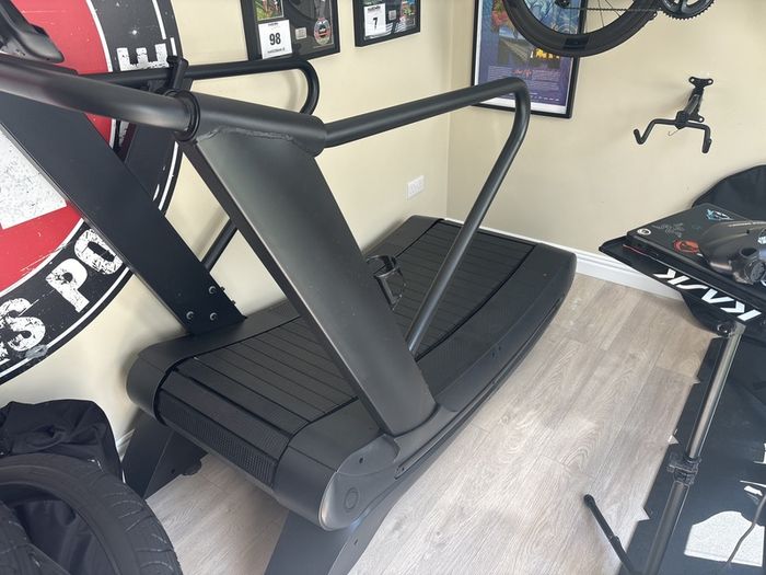 Treadmill - curved