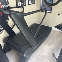 Treadmill - curved
