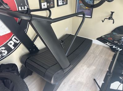 Treadmill - curved
