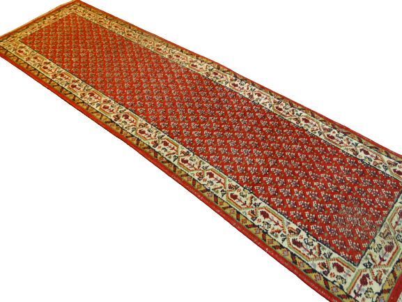 Superb P.ersian Sarough Rug 2.75m x 0.8m (H)