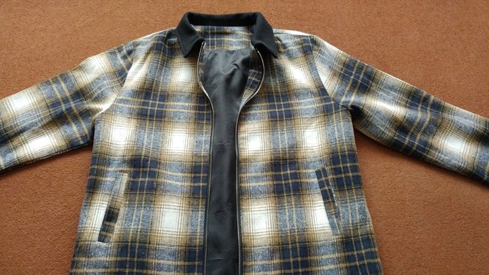Check pattern zip-up jacket