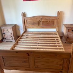 5-piece Corona Mexican Pine bedroom set
