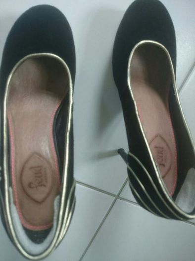 Feud London black suede heels size 5