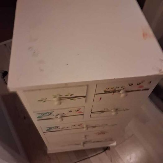 Kids chest of drawers