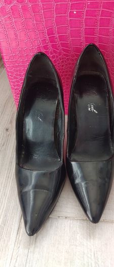 Black lacquered heels size UK 2 worn