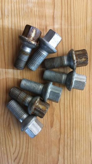 7 Original Mercedes-Benz wheel bolts
