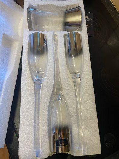 New bridge wine glass
