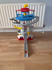 PAW Patrol Playset Adventure Bay Rescue Way Tower- Barely used