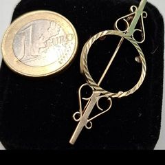 Vintage 9ct yellow gold Half sovereign coin holder brooch