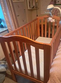 baby cot