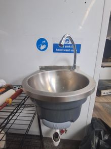 Commercial kitchen contents