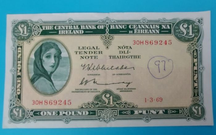 Irish 1969  Lavery One pound banknote in Very Fine condition