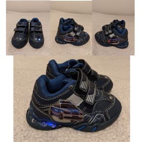 Kids Trainers With flashing Lights, New