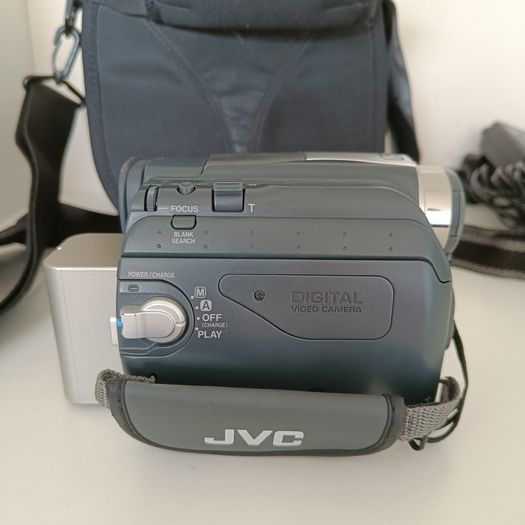 JVC MiniDV Digital Camcorder - Charger, Battery & Lowepro Bag