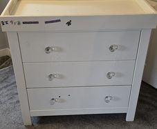 Childrens changing table and chest of drawers