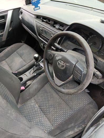 Breaking Toyota auris 2015 diesel