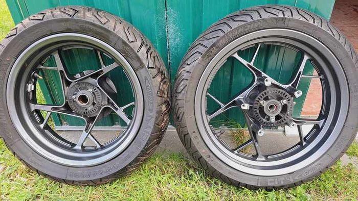 yamaha xmax wheels and exhaust