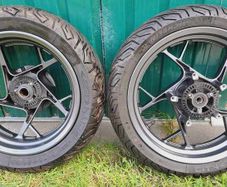 yamaha xmax wheels and exhaust