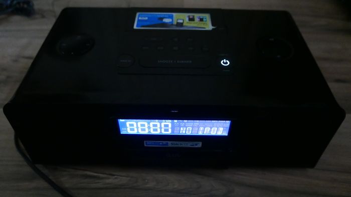 iLuv Dock Station iPod Bluetooth CD Alarm USB BluePin AM/FM AUX Antenna i198BLK