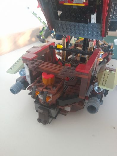 LEGO Ninjago 70738  Final Flight of Destinys Bounty