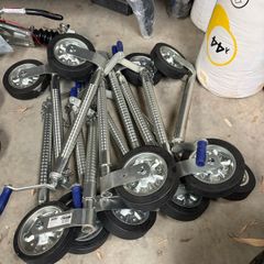 Heavy duty jockey wheels