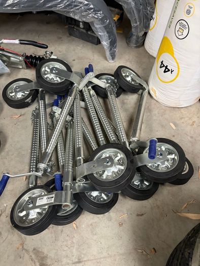 Heavy duty jockey wheels