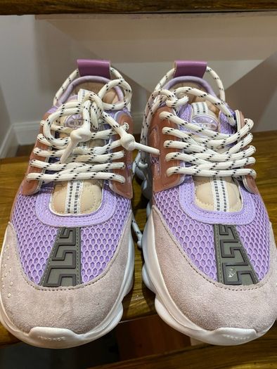 Woman's trainers size 4