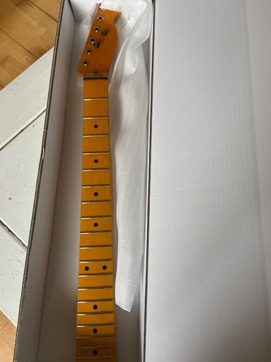 Telecaster Neck and bushings with graphtech nut and trees