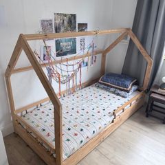 Wooden house-style single bed frame