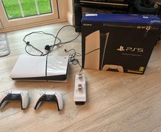 PS5 boxed like new