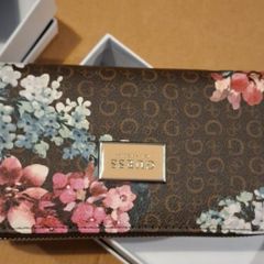 New Guess Wallet