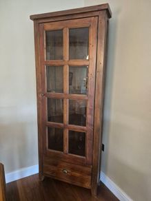 Corner cabinet