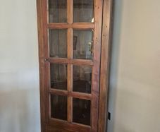 Corner cabinet