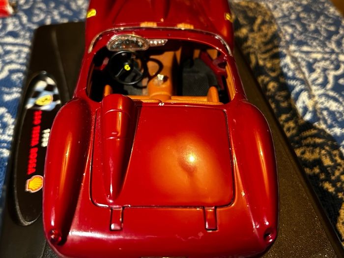 Toy model car