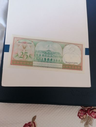 UNC 1985 Suriname 25 Gulden Banknote