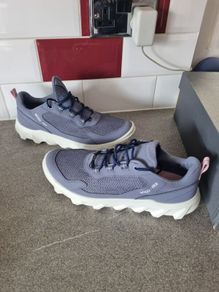 ecco trainers