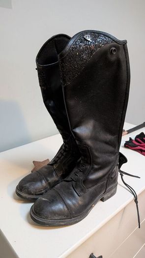 Girls horse riding gear