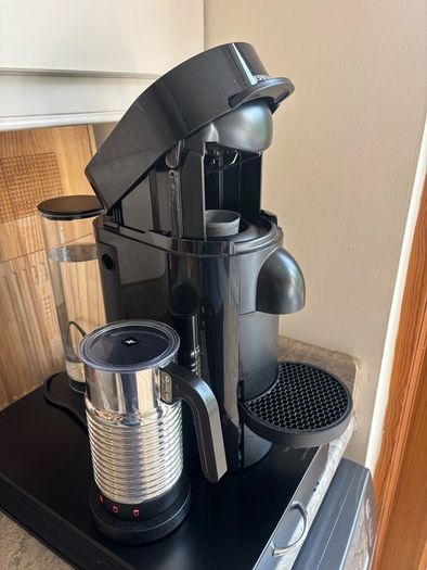 Nespresso Vertuo Machine, Aeroccino 4 & pod holder