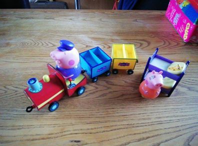 Peppa Pig Train and Bunkbeds